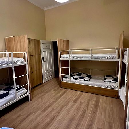 Fox Hostel Krakow Bagian luar foto