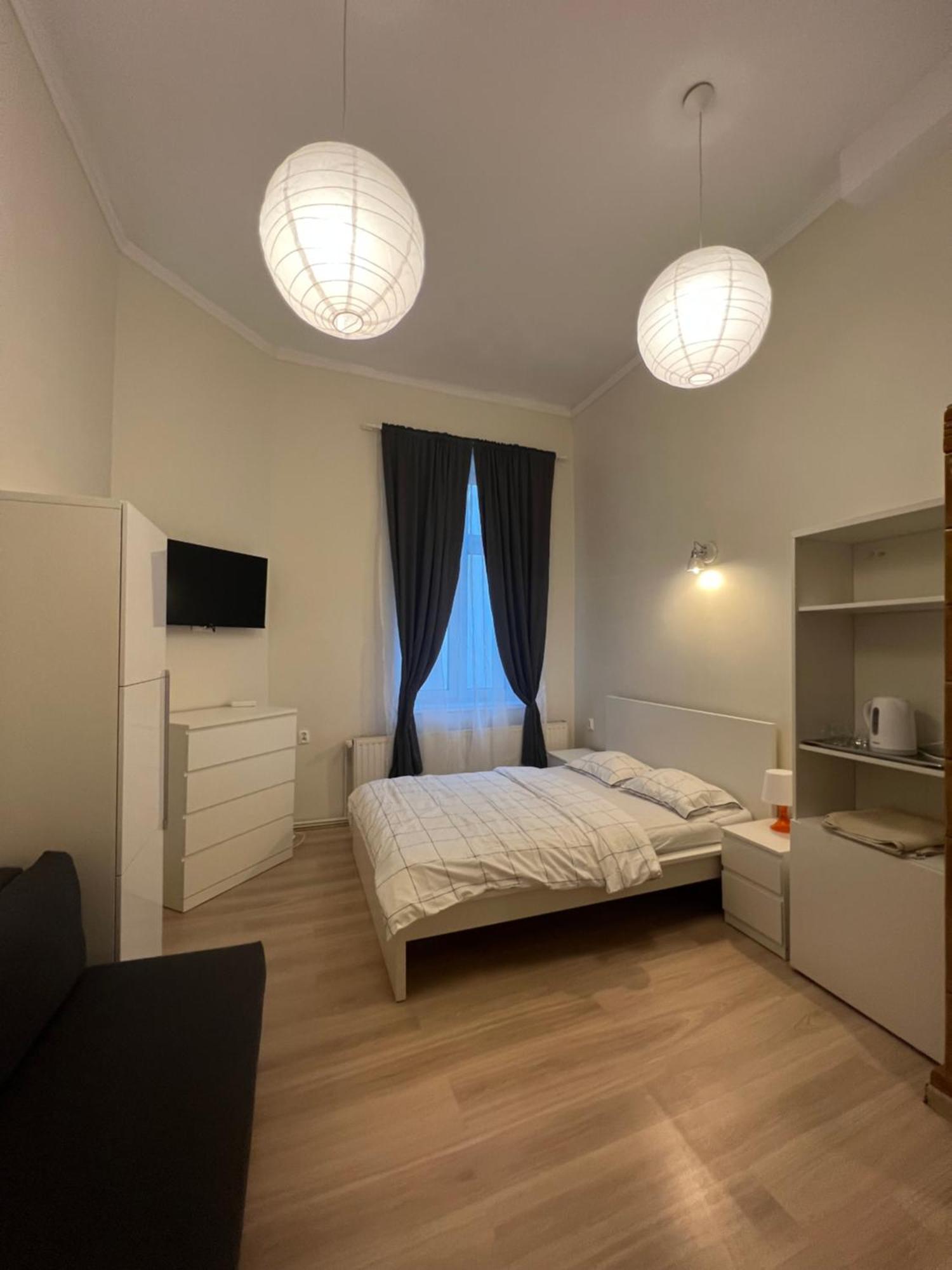 Fox Hostel Krakow Bagian luar foto